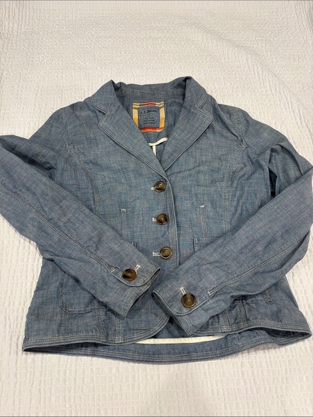 L.L. Bean Light Blue Chambray Denim Blazer Jacket
Size 6